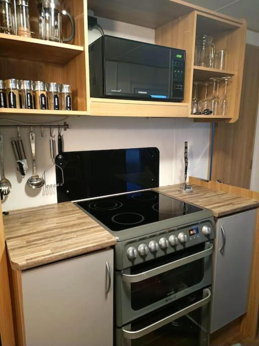 L81 Happy Days Apartment *